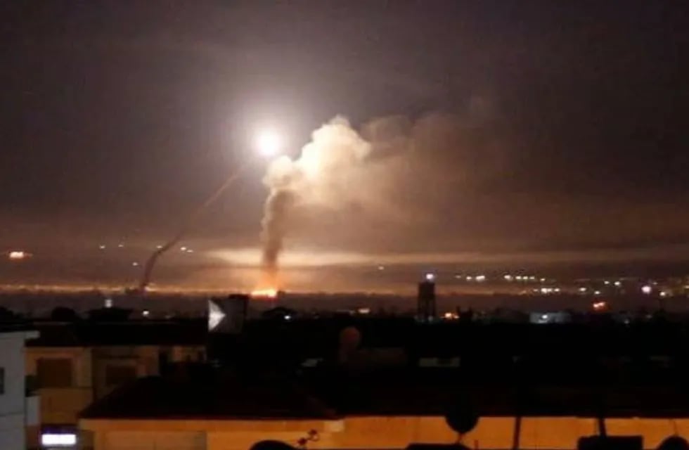Israel bombardeó aeropuertos en Siria en medio de la escalada del conflicto con Hamás. Foto: X.