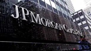 El banco de inversión JP Morgan afirma que la dolarización “fracasará” en la Argentina
