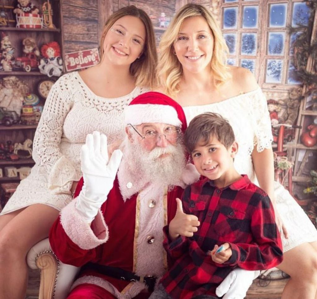 Daniela Lopilato con sus hijos Benicio y Daira (Foto: Instagram)