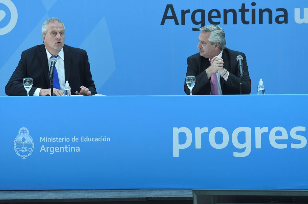 El ministro de Educación, Jaime Perczyk, y el presidente Alberto Fernández (Télam/Archivo)