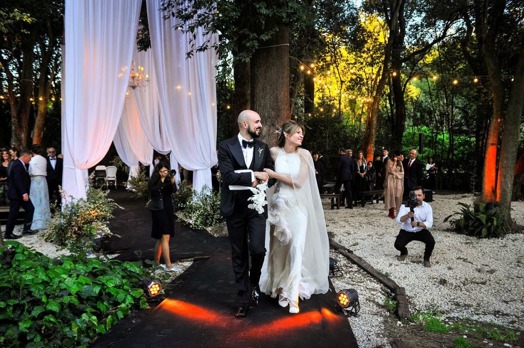 La pareja se casó en Estancia Villa María / Foto: Maxi Failla.