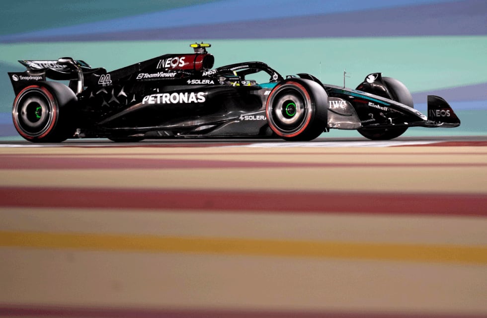 Lewis Hamilton fue el más veloz este jueves en Bahrein, en el marco de la primera fecha de la F1. (AP)