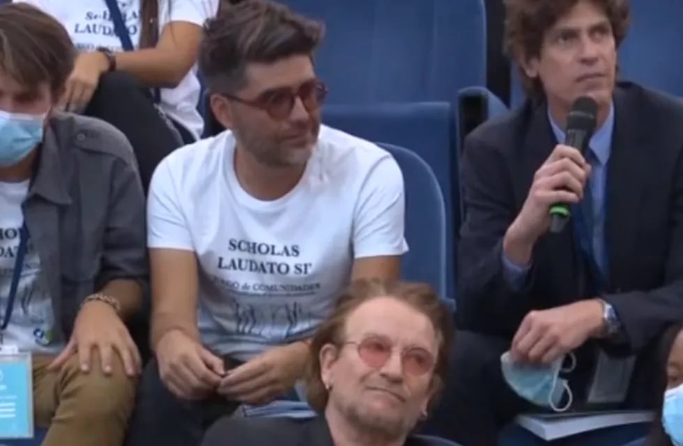 El legislador argentino ofició de traductor para Bono en una audiencia con el Papa Francisco.