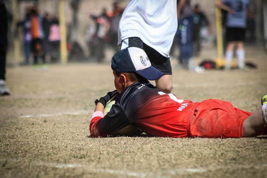 Más de 2,000 chicos de Escuelas de Fútbol Infantil del Gran Mendoza participaron de la última edición de este torneo de fútbol. Foto: Gentileza liga Futuros Cracks.
