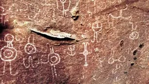 Descubren arte rupestre ancestral que revela claves de supervivencia humana
