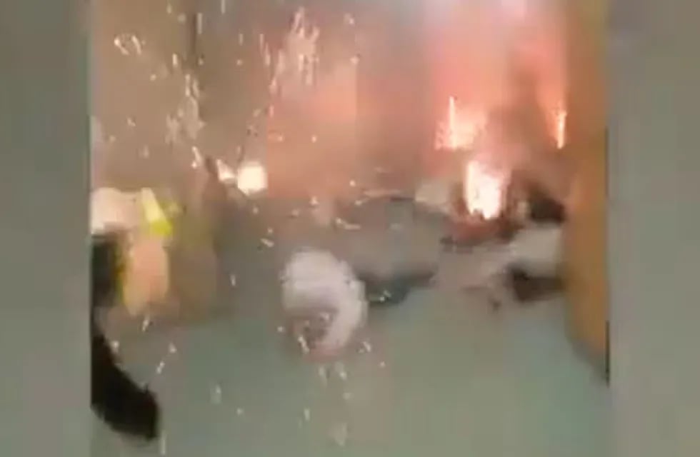 Más de 130 personas fueron asesinadas en una sala de conciertos - Captura de video