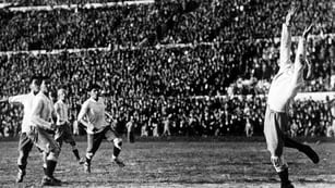 Copa del Mundo 1930: el boicot europeo, las dos pelotas de la final y el violento Uruguay - Argentina. Foto: Twitter @SpheraSports