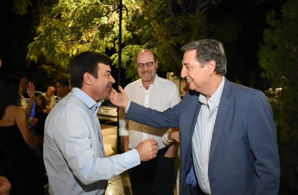 El diputado nacional Omar De Marchi visitó San Rafael y saludó al intendente Emir Félix.