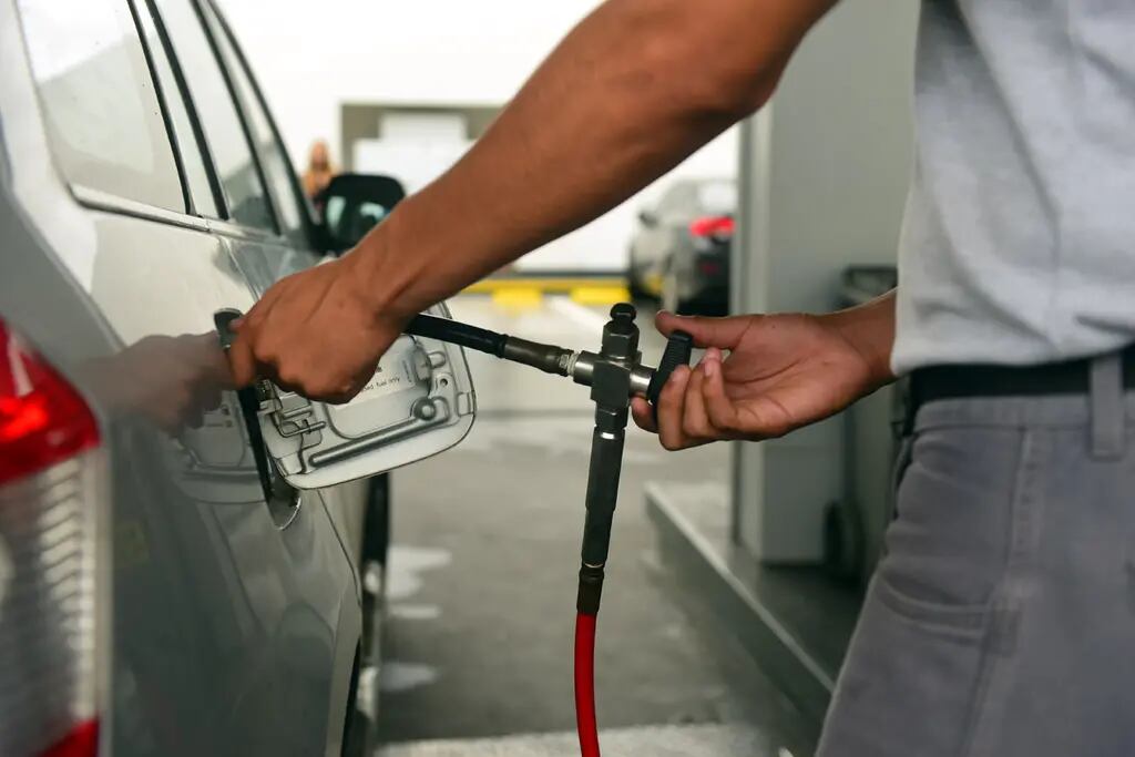 Precios de combustibles en YPF