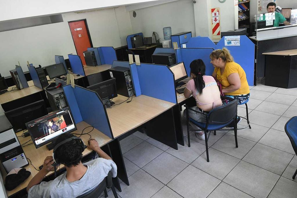 Cómo sebreviven y trabajan los Ciber en Mendoza enfrentando la era de la tecnológia avanzada
Foto: José Gutierrez / Los Andes