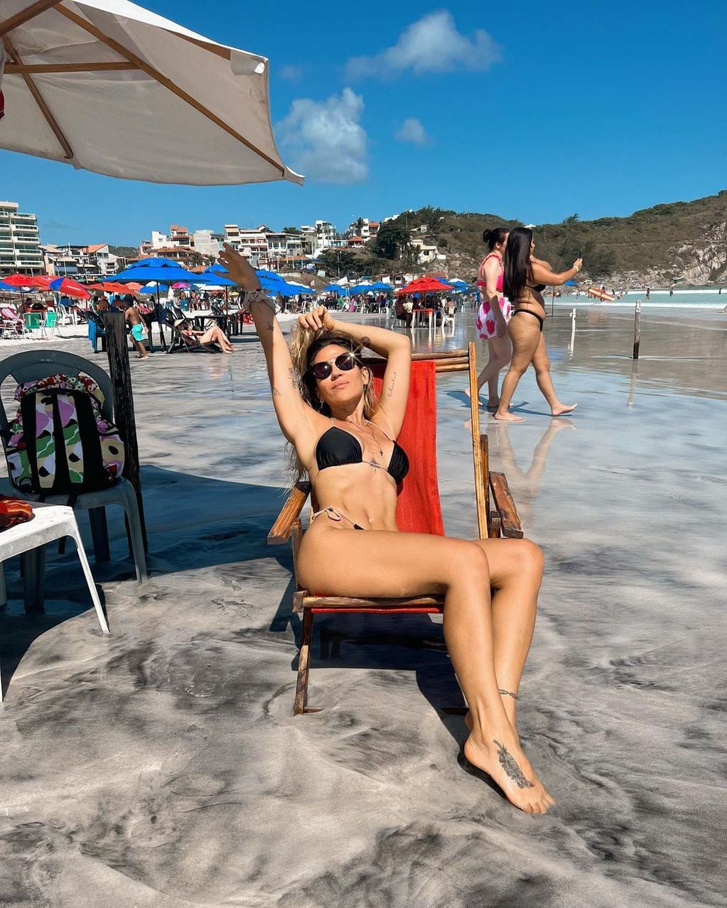 Jimena Barón disfruta de las playas de Brasil.