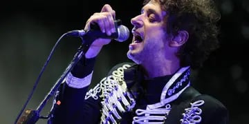 La emisora estatal lanzó un clip en el que recolecta imágenes de los artistas más reconocidos de Argentina y "cantan" "De música ligera".  