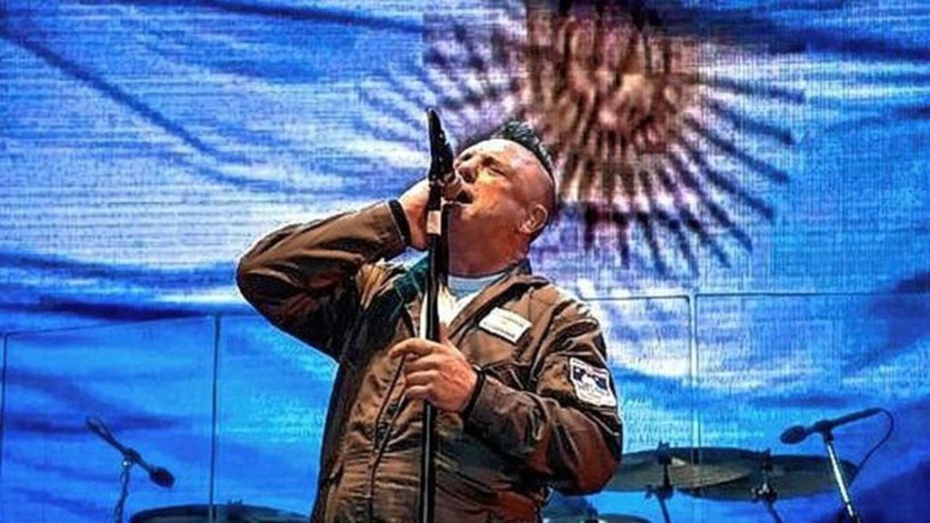 Ricardo Iorio no cantó el Himno Nacional en el partido de Argentina - Bolivia de septiembre, por decisión de los organizadores tras el escándalo en redes.