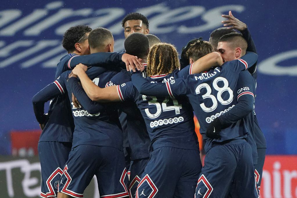El PSG, con varias bajas, rescató un empate de visitante.(AP /Laurent Cipriani)
