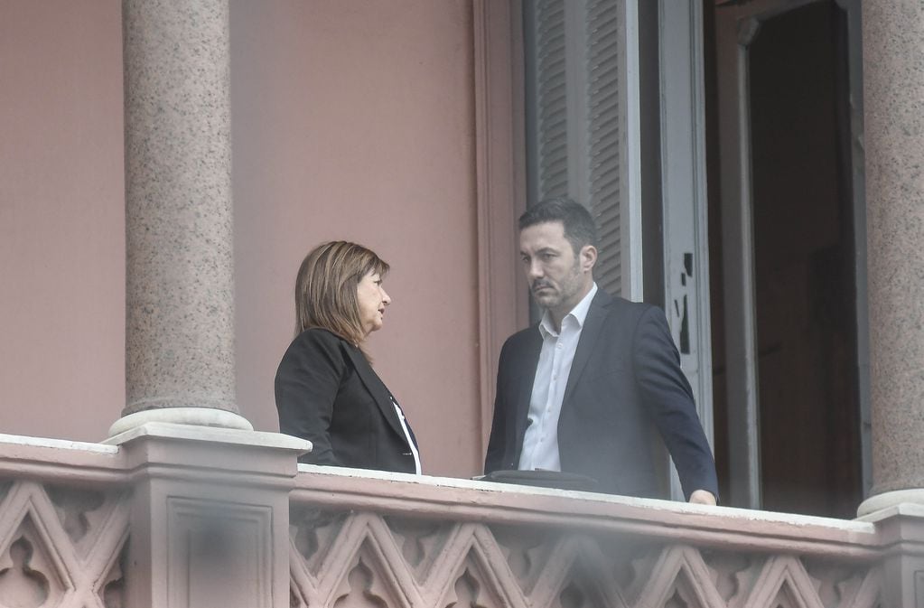 Casa Rosada: Patricia Bullrich (ministra de Seguridad) y Luis Petri (ministro de Defensa). Foto: Federico Lopez Claro