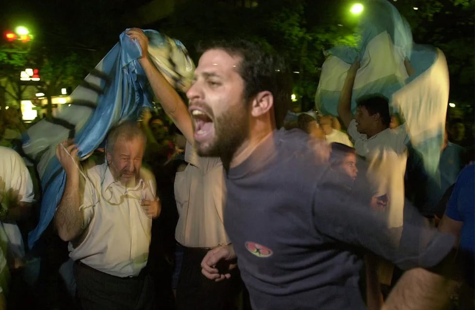 El 19 de diciembre de 2001 los mendocinos salieron a la calle para pedir la renuncia del entonces ministro de Economía, Domingo Cavallo.