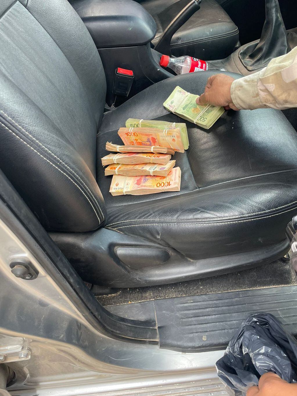 El dinero falso secuestrado ayer en San Martín. Gentileza Ministerio de Seguridad.
