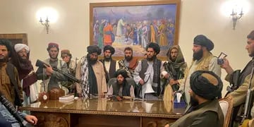 Representantes del gobierno talibán