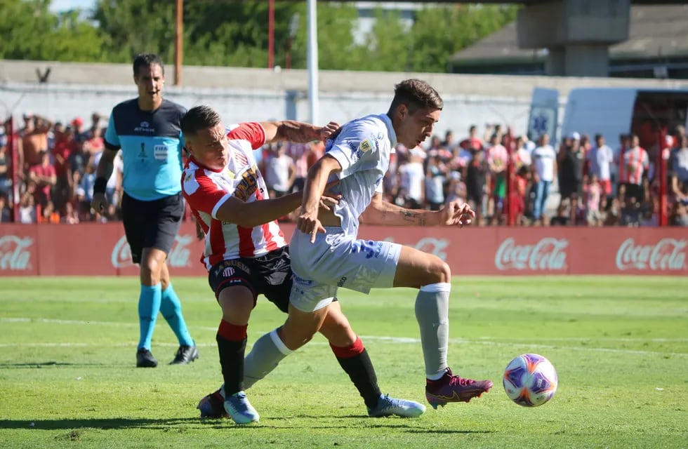 Gonzalo Abrego convirtió el único gol del partido en el triunfo de Godoy Cruz ante Barracas Central / Prensa Club Godoy Cruz.