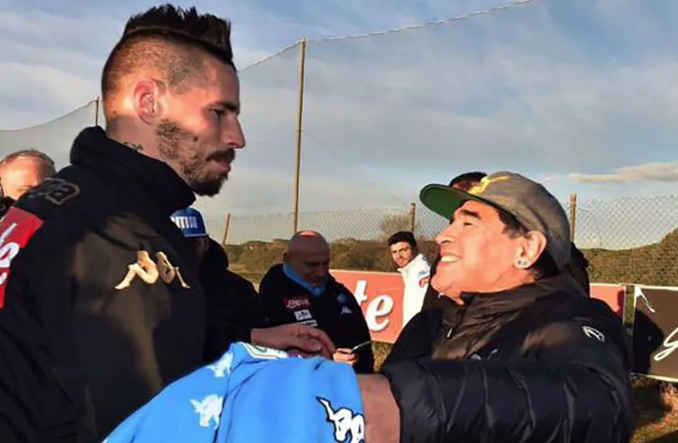 La estrella del Napoli y un regalo muy especial para Maradona 