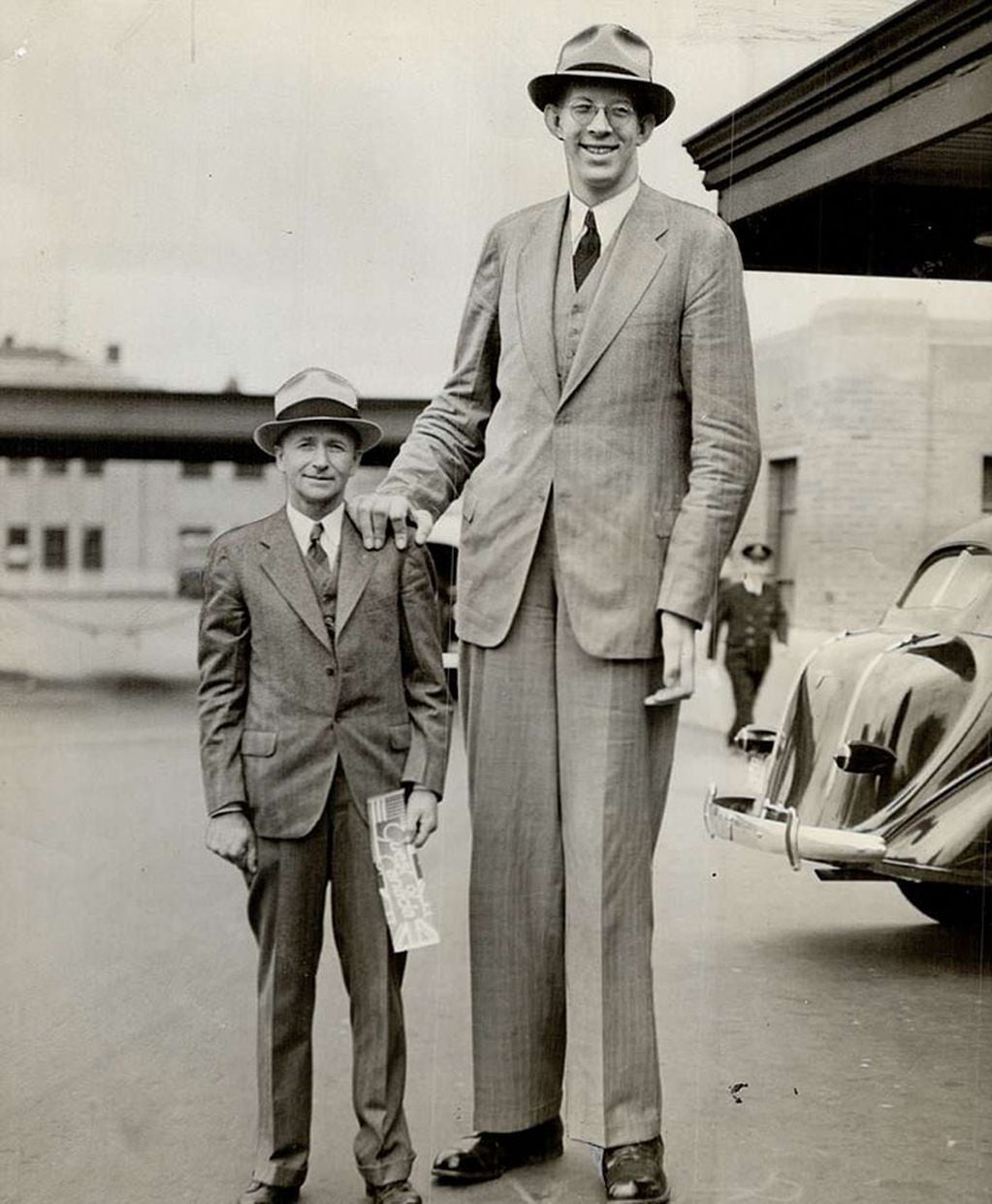 El hombre más alto de la historia llegó a medir 2,72 metros.