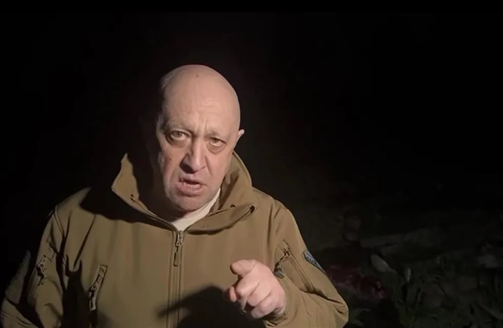 Yevgueni Prigozhin, jefe del Grupo Wagner, en captura de pantalla del video que difundió en su canal de Telegram anunciando la retirada de Bajmut.