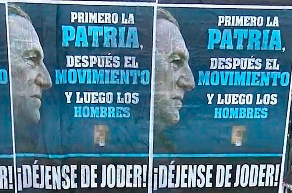 El Congreso amaneció empapelado con la cara de Perón y una de sus frases célebres.