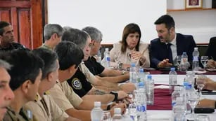 La ministra de Seguridad, Patricia Bullrich, y de su par de Defensa, Luis Petri en Rosario