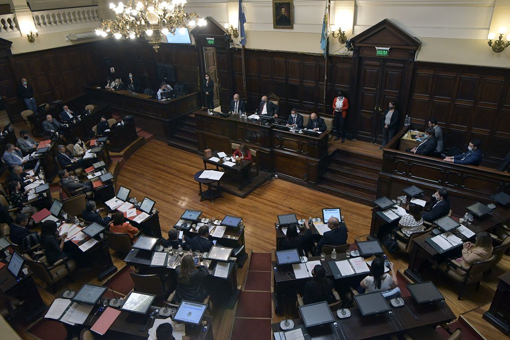 La Cámara de Senadores de Mendoza transformó en ley la pauta presupuestaria de Mendoza. Foto: Orlando Pelichotti / Los Andes