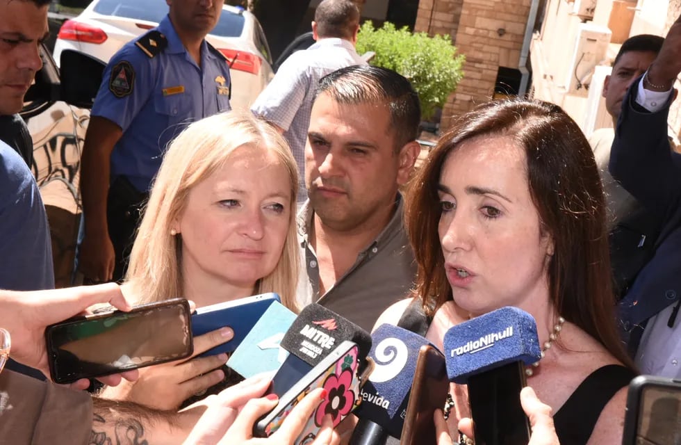 La vicepresidenta Victoria Villarruel junto a la vicegobernadora Hebe Casado. Foto: Prensa Gobierno de Mendoza.