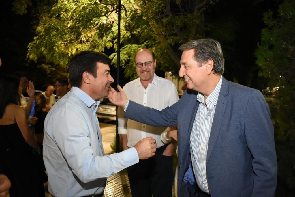 El diputado nacional Omar De Marchi visitó San Rafael y saludó al intendente Emir Félix.