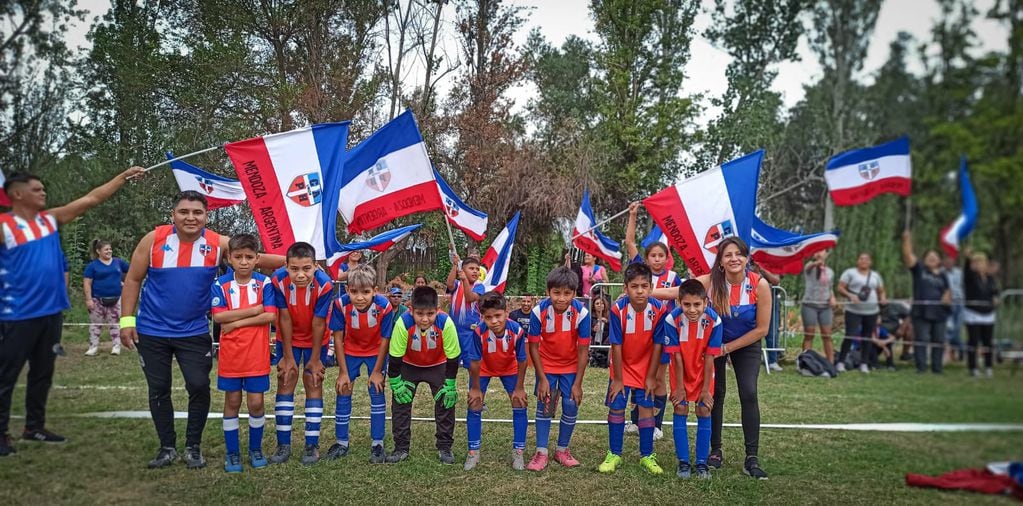 Efecto Scaloneta: récord de alumnos en las escuelas de fútbol y los sorprendentes “mini” Dibu Martínez. Foto: Gentileza Liga Futuros Cracks