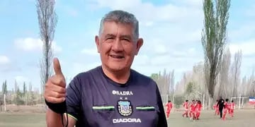 Raúl "Tereré" Juárez, el árbitro infantil de San Rafael condenado por grooming.  / Facebook