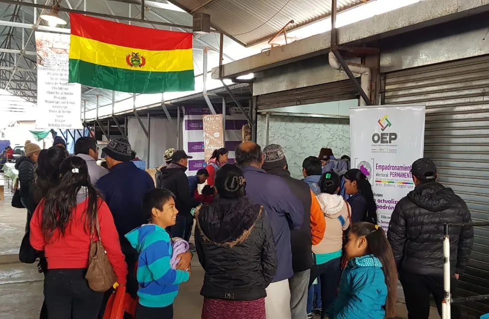 Comunidades: fuerte interés de residentes para empadronarse y elegir presidente en Bolivia