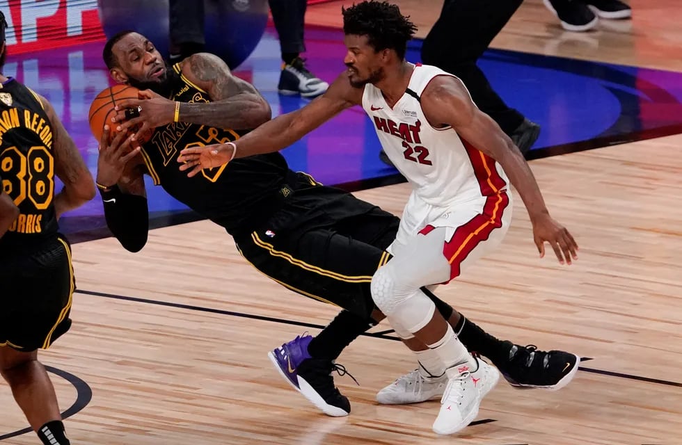 Miami alargó la definición, venció a los Lakers y quedó 3-2 la final de la NBA./AP
