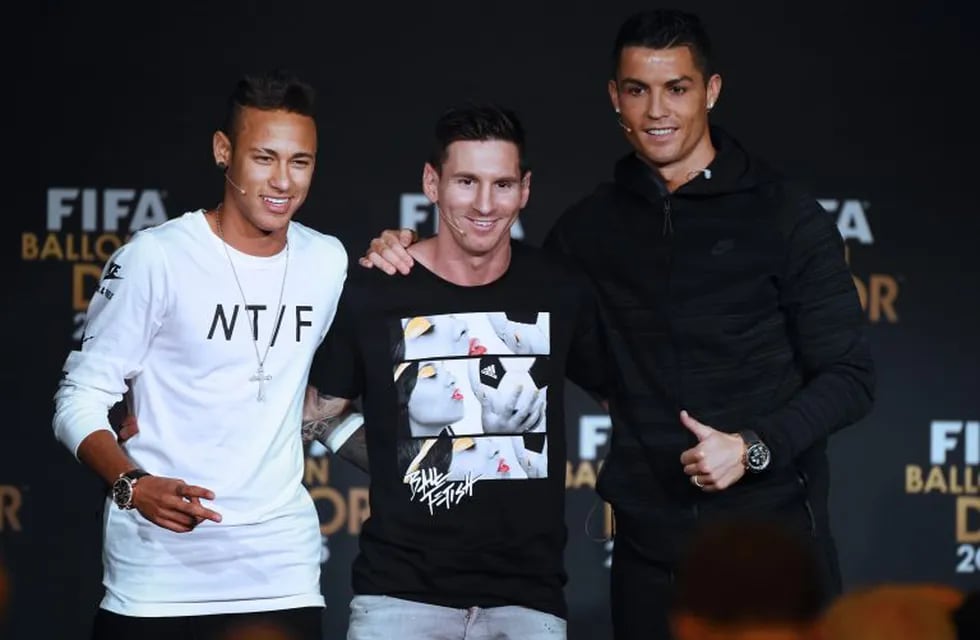 Neymar, Lionel Messi y Cristiano Ronaldo no pertenecen al top ten de los más cotizados, según un estudio. / archivo