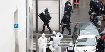 Ataque en París cerca de la antigua sede de Charlie Hebdo