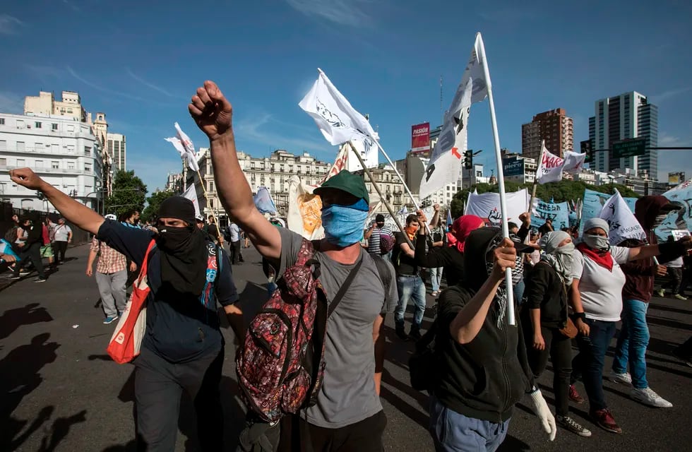 Organizaciones sociales, políticas y gremiales marcharon contra la cumbre G20