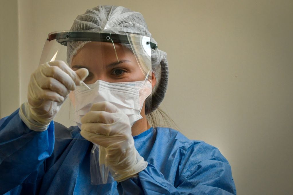 Nuevo parte nacional sobre casos, muertes y recuperados de coronavirus. Foto: Orlando Pelichotti / Los Andes
