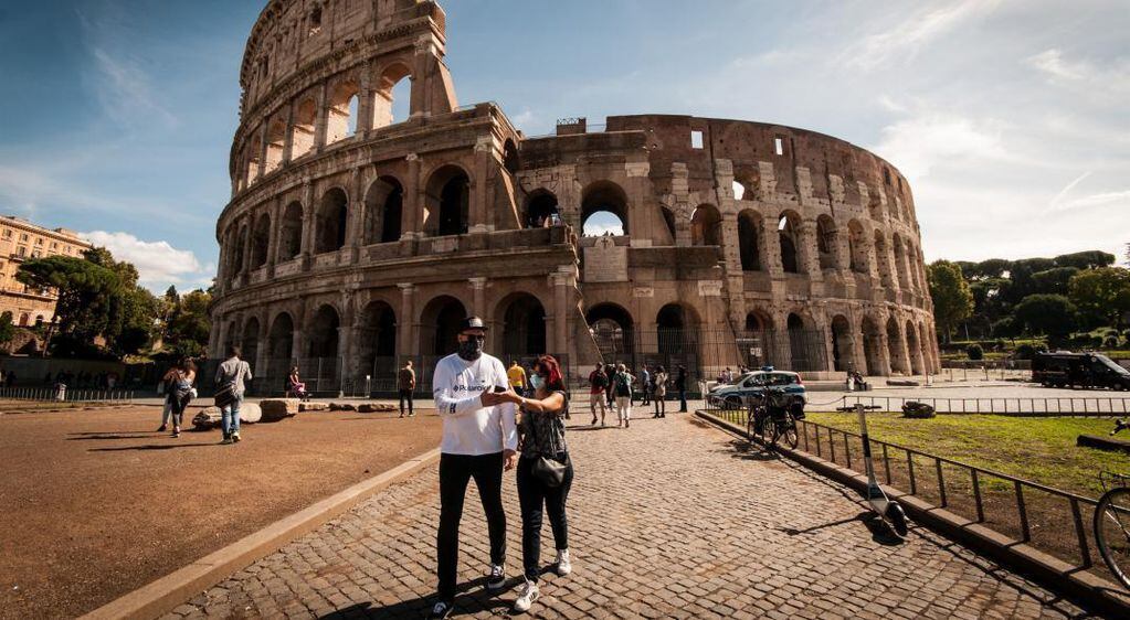 Trece regiones y dos provincias autónomas de Italia, lo que supone tres cuartas partes del país, se encontrarán desde el lunes en la llamada “zona amarilla”.
