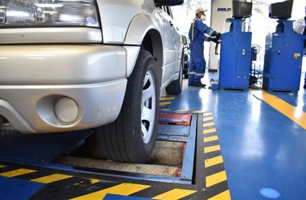 La RTO incluye revisión de frenos, dirección, suspensión, transmisión y estado de los neumáticos, entre otros puntos.