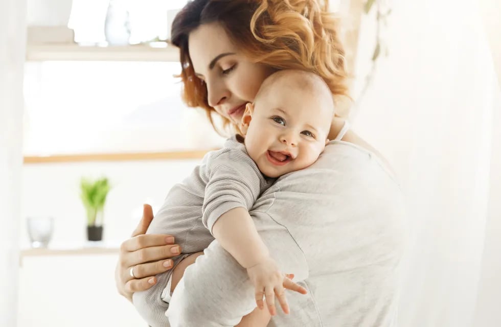 Los mandatos sobre la lactancia: 73% de las madres se sienten juzgadas por sus decisiones sobre crianza y alimentación