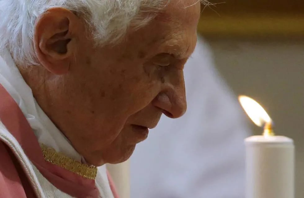 Un informe sobre abuso sexual de menores en la Iglesia católica de Baviera dice que Benedicto XVI resolvió no actuar ante un sacerdote pedófilo. / AP