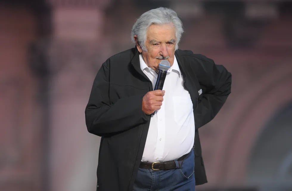 Pepe Mujica se quedó dormido en pleno discurso de Alberto Fernández.