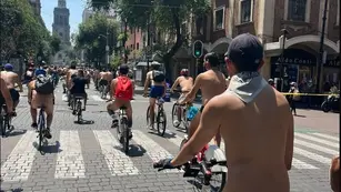 “Desnudos ante el tráfico”: cientos de ciclistas se manifestaron en las calles de las principales ciudades mexicanas