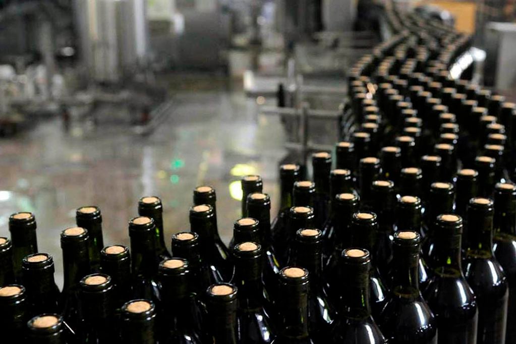 Pese a la crisis de botellas, los envíos de vino embotellado están creciendo por encima de lo previsto en 2021.