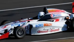 Nicolás Suárez se llevó la primera carrera de la Fórmula Renault 2.0 en Toay