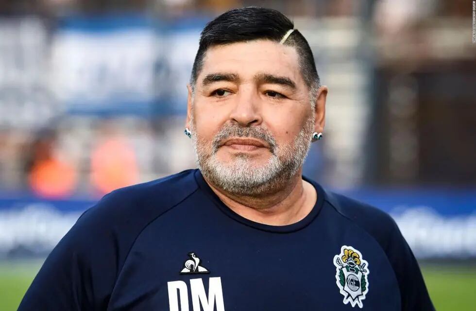 Los extraños mensajes en las redes sociales de Diego Maradona