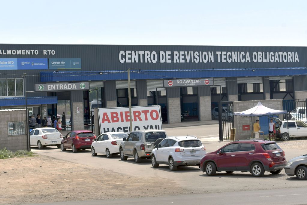 Desde el 1 de enero será obligatoria la RTO en Mendoza. Foto: Orlando Pelichotti / Los Andes.