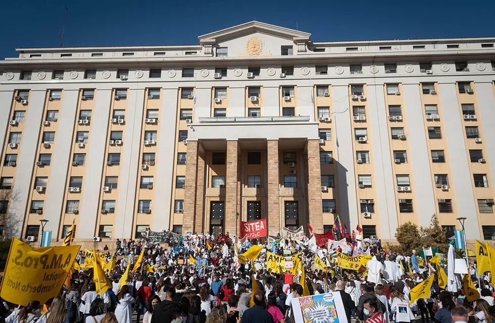 No hubo acuerdos y volverán la huelgas y las protesta del personal de la salud. Foto: Ignacio Blanco / Los Andes